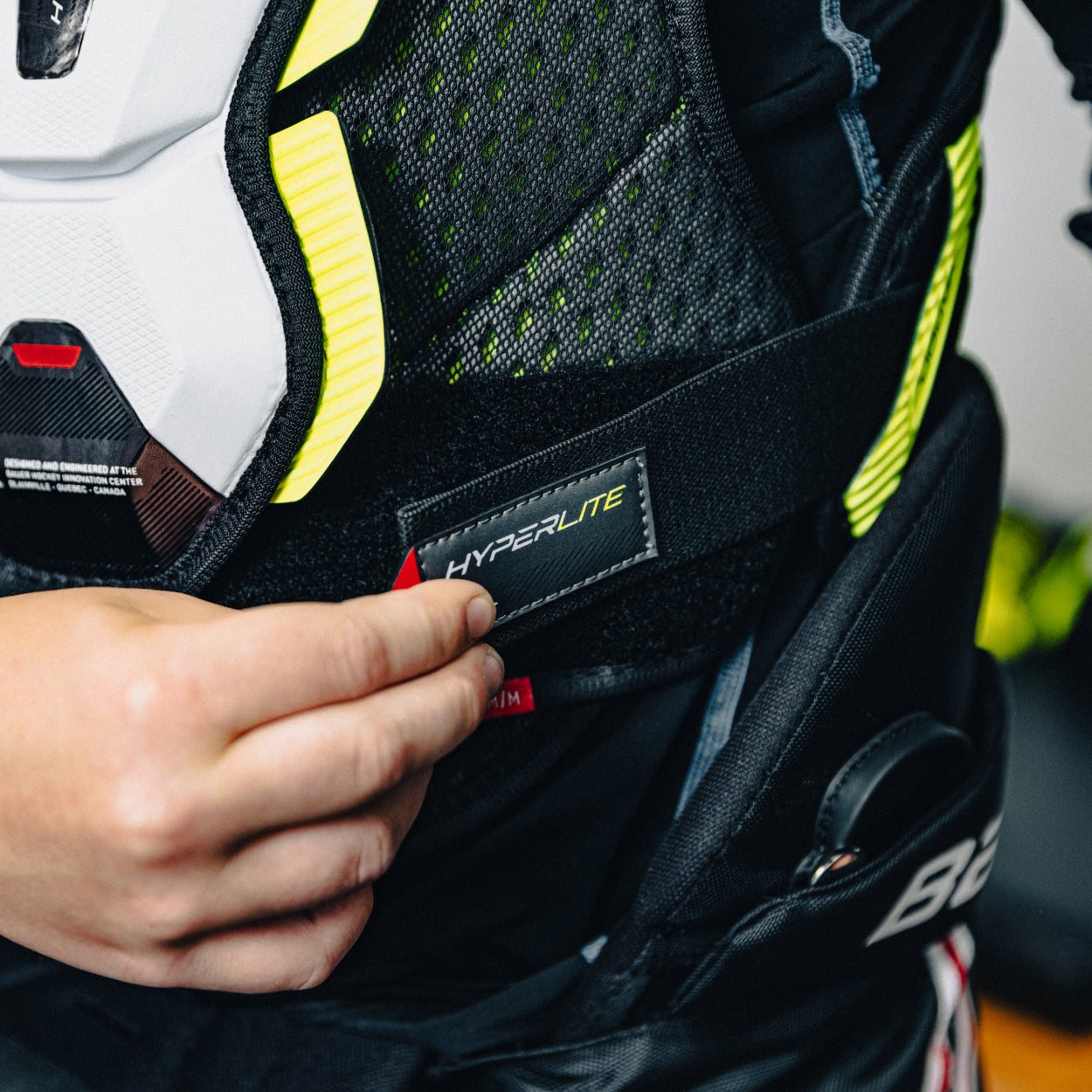 VAPOR HYPERLITE SHOULDER PAD JUNIOR