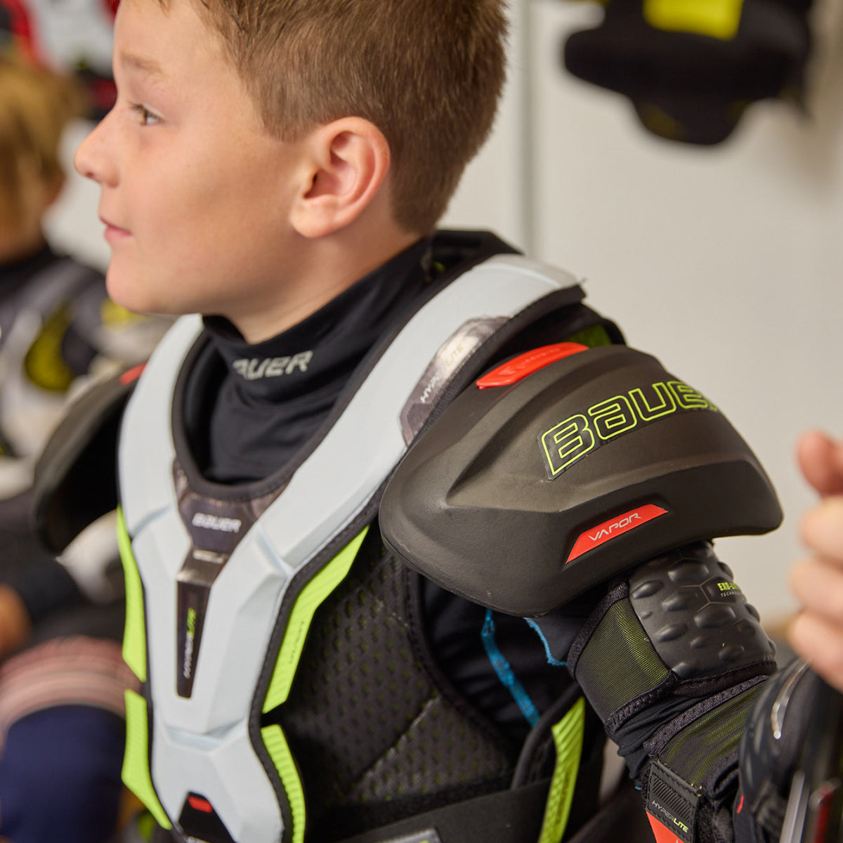VAPOR HYPERLITE SHOULDER PAD JUNIOR