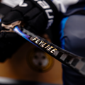 BAUER VAPOR FLYLITE GRIP STICK INTERMEDIATE